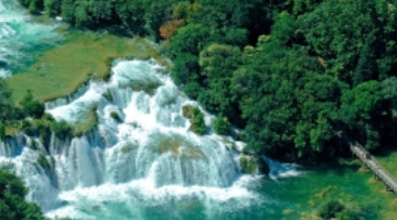 NACIONALNI PARK KRKA & ŠIBENIK Jednodnevni izlet brodom i autobusom